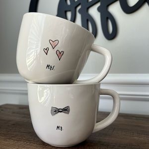 Rae Dunn Mr and Mrs mug set